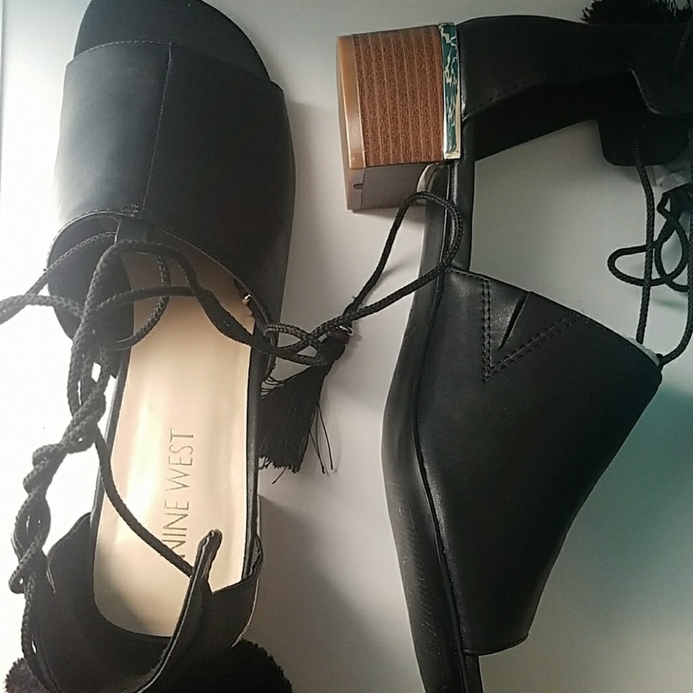 Sandles